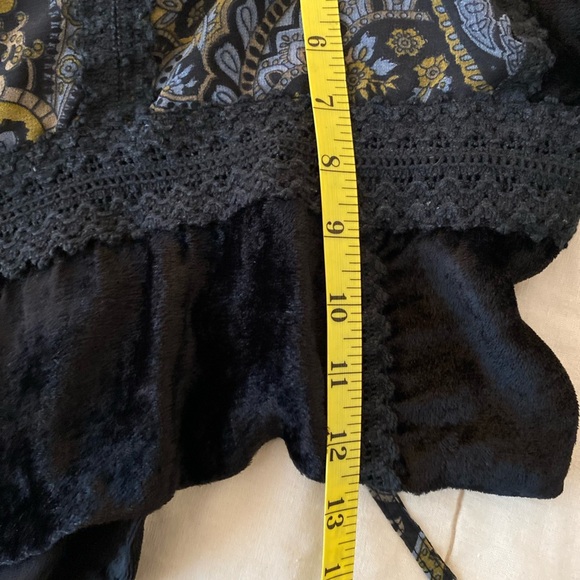 Bohemian Paisley Off-Shoulder Top - Picture 9 of 9